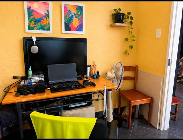 2 BEDROOM FLAT FOR SALE IN REWLATCH